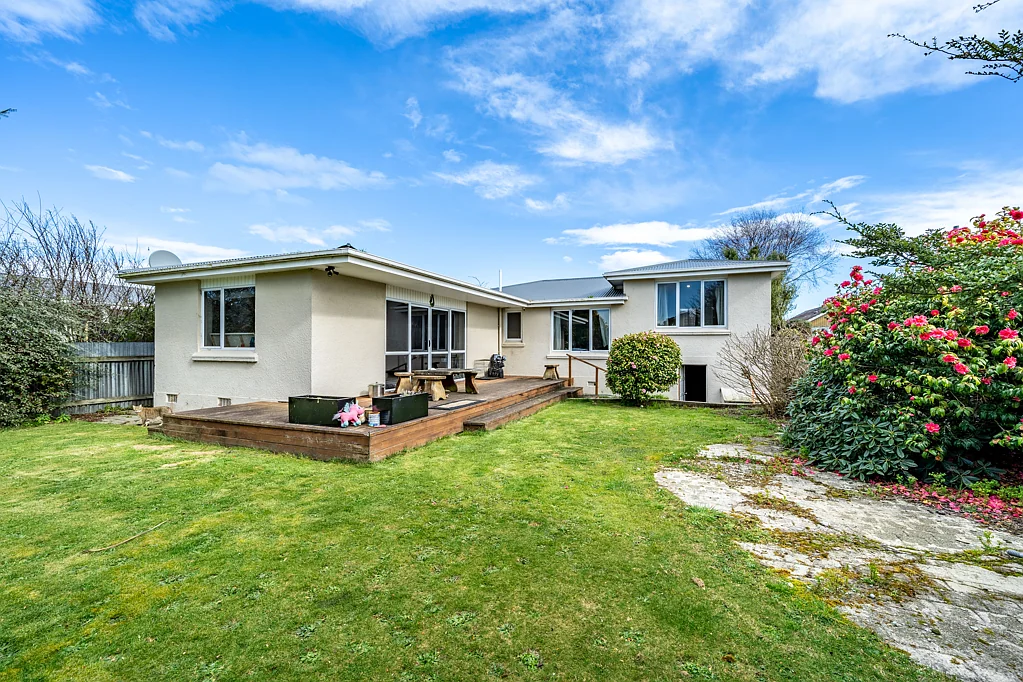 Hawthorndale 3침실 Spacious Home with Family-Friendly Appeal