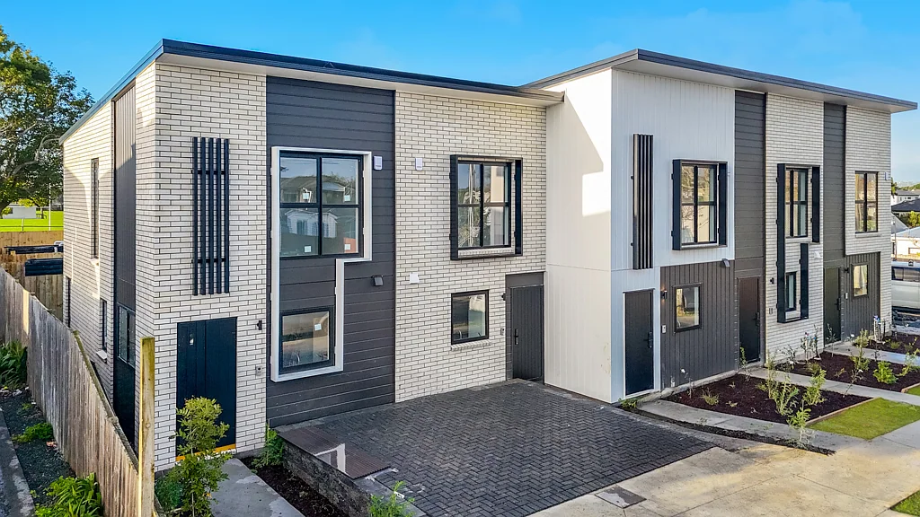 Papatoetoe 2Kwarto Sun, Space + Style in a Premium Position