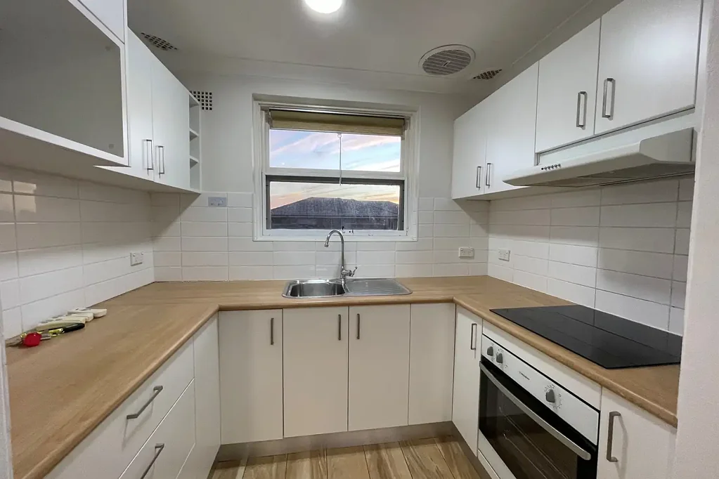 Stylishly Renovated Top Floor Apartment