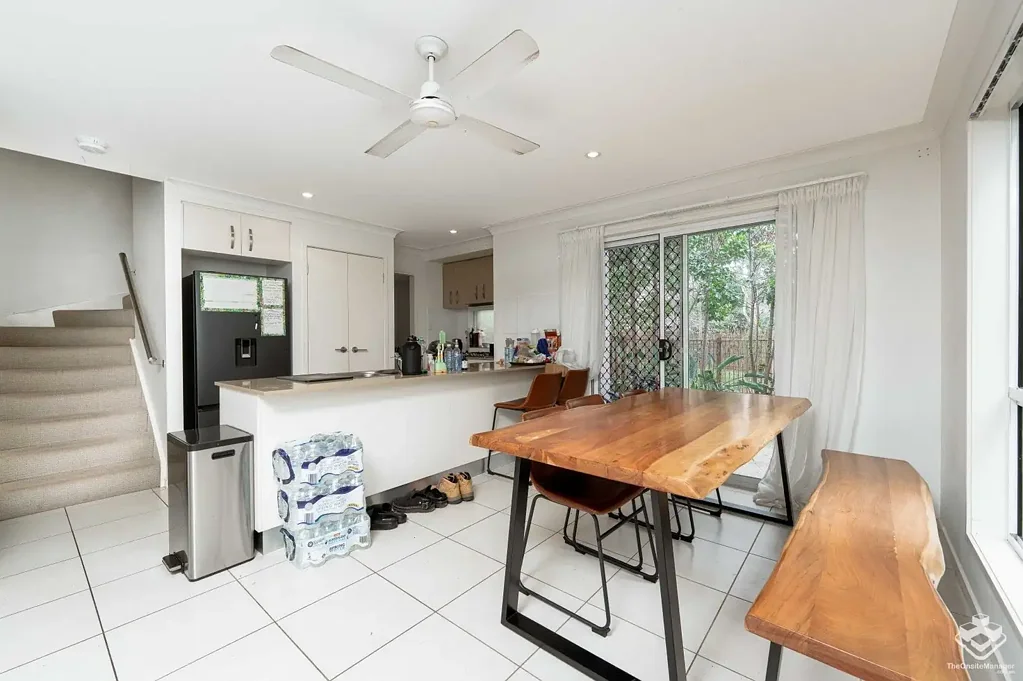 Carseldine 3कमरा Townhouse ideal for investors, first-home buyers, or downsizers. .