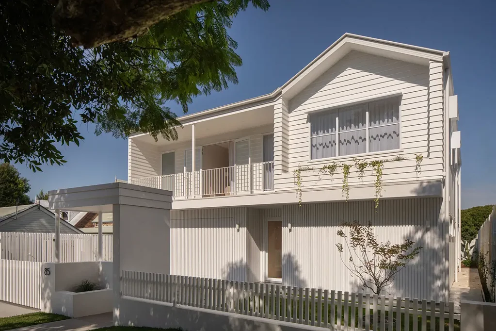 Graceville 5 Bedroom DESIGNER LIVING IN THIS BRAND-NEW HOME IN GRACEVILLE'S HIGH SIDE