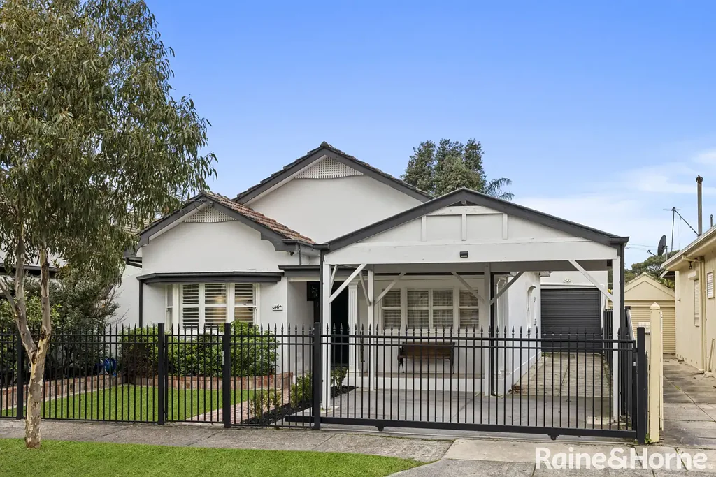 Northcote 4બેડરૂમ Art Deco Grace with Amazing Studio Versatility