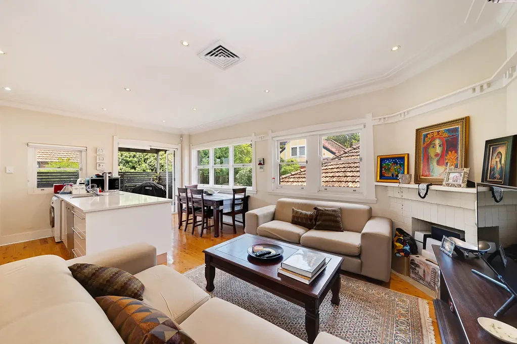 2 Bedroom Art Deco Apartment in small block . Modern features- parking