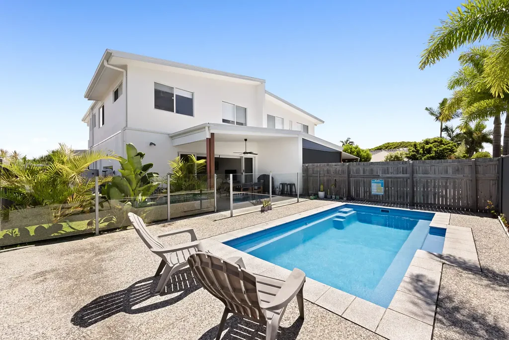 Maroochydore 4ਬੈੱਡਰੂਮ Wander to the River, Come Home to Calm - Effortless Living in North Facing Maroochy Waters