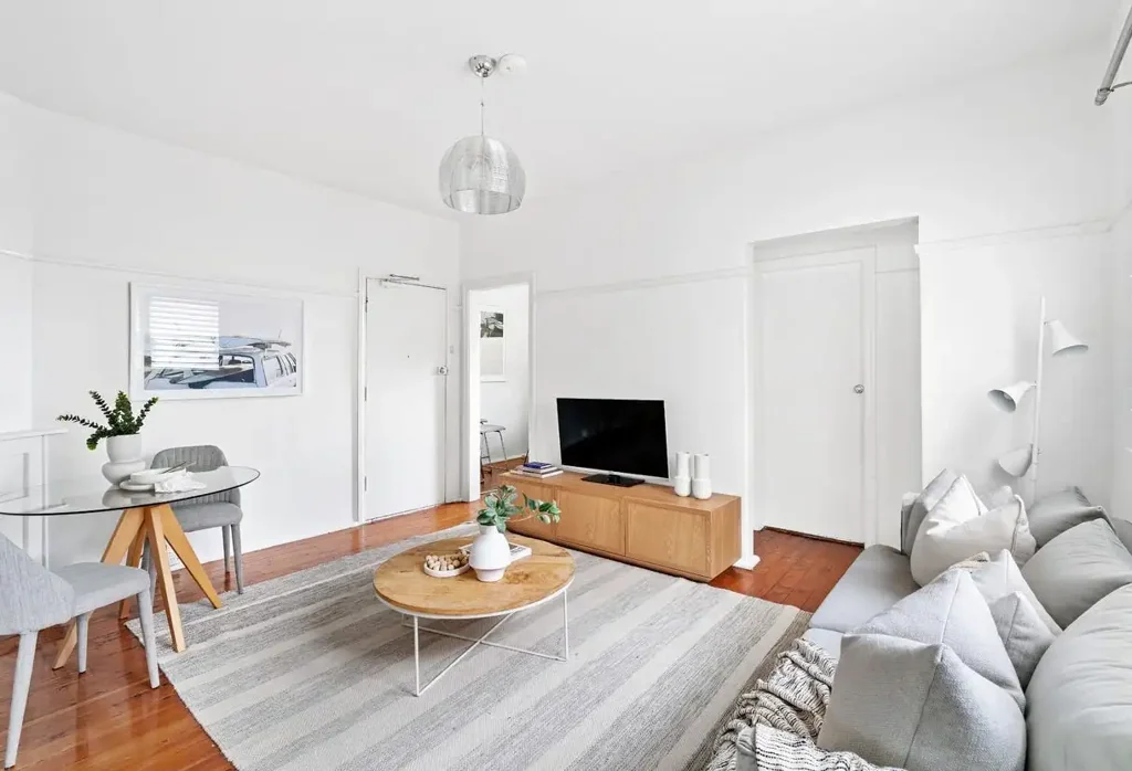 Charming Art Deco Apartment in the Heart of Coogee