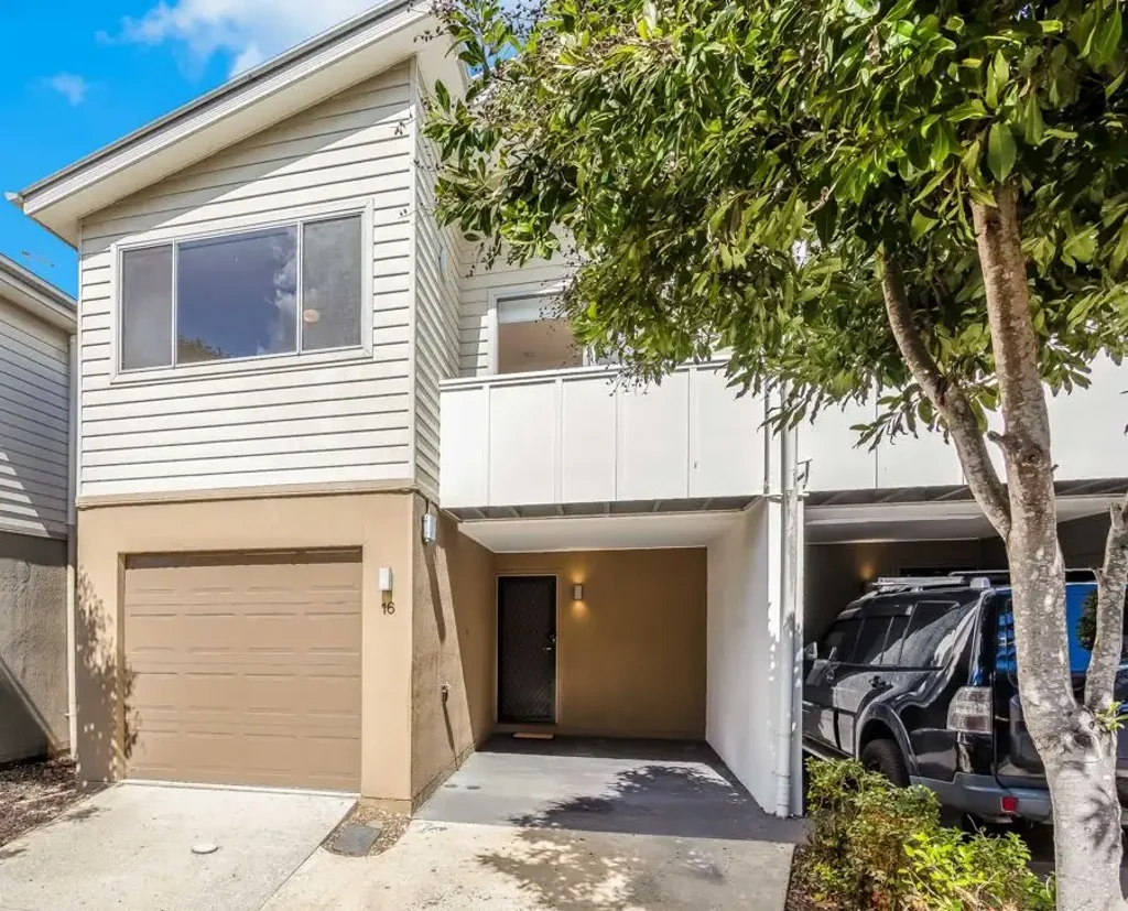 Carseldine 4Zimmer JUST LISTED - FOUR BEDROOM DELIGHT IN SOUGHT AFTER CARSELDINE!