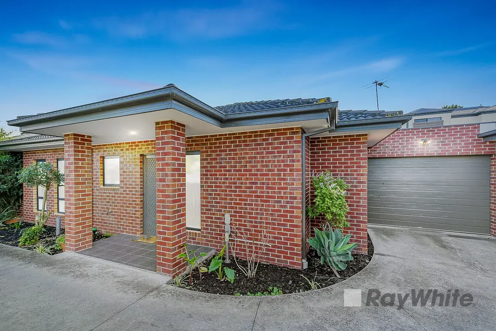 Dandenong North 2कमरा PRIME LIVING IN SUPER LOCATION!!