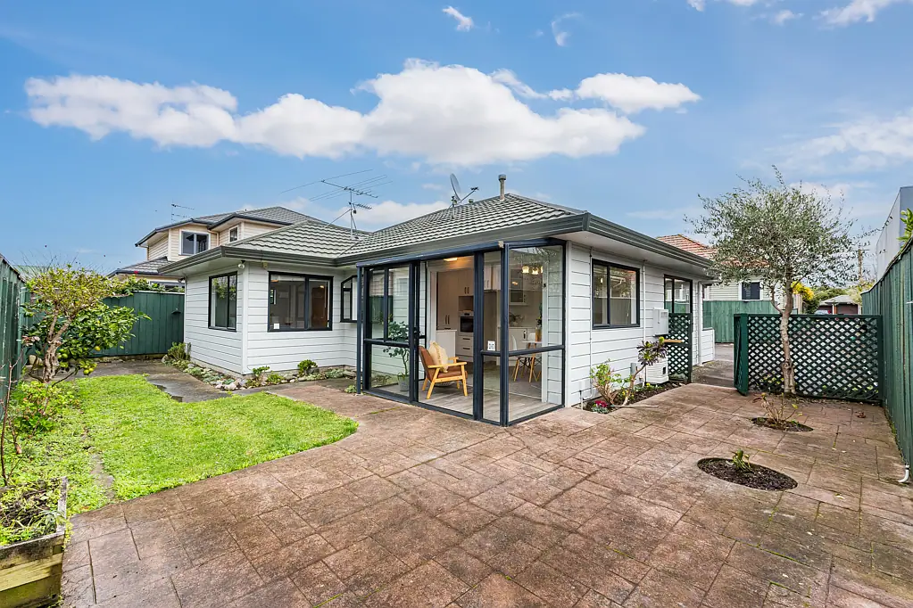 2/25 Vincent Street, Waterloo, Lower Hutt, Wellington