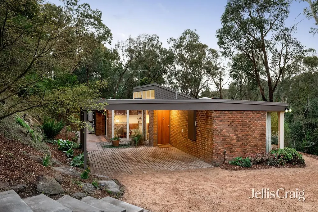 North Warrandyte 3 Slaapkamer Space, serenity and timeless Fasham Johnson design