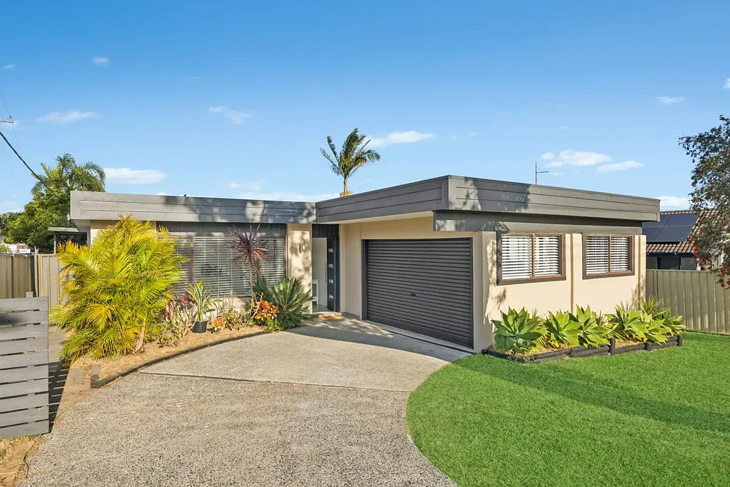 54 Lumby Drive, Bateau Bay, NSW 2261
