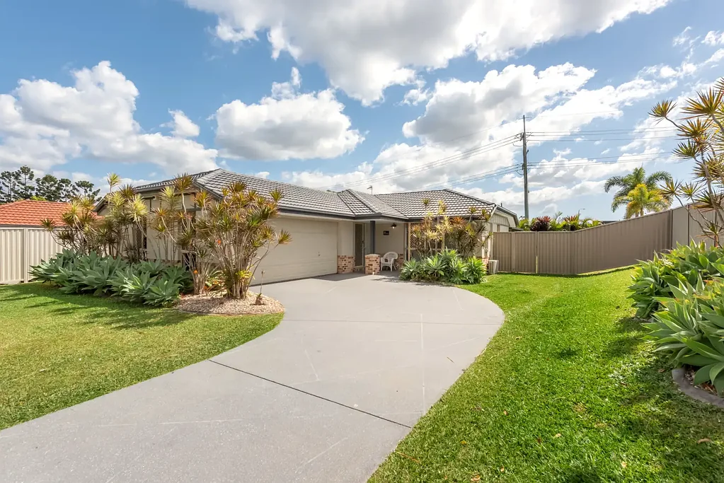 Mudgeeraba 5ਬੈੱਡਰੂਮ 5 Bedrooms, 3 Bathrooms in Glenwood Crest