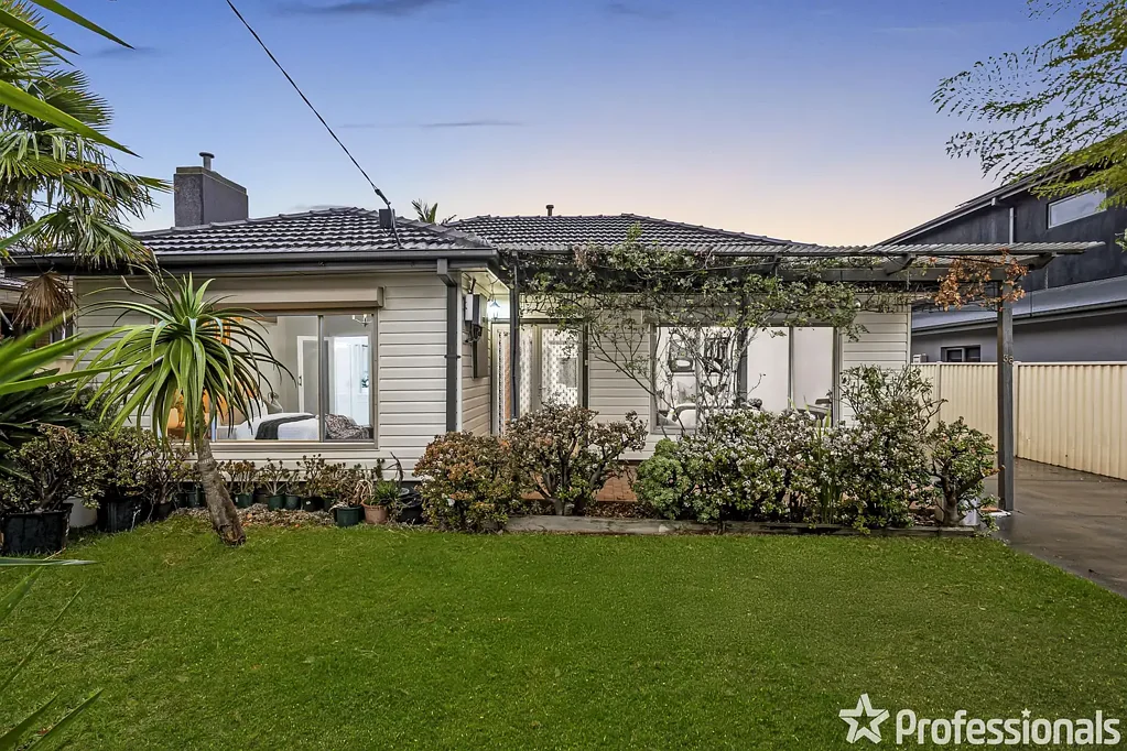St Albans 5 Bedroom TWO HOMES - ONE BLOCK - AMAZING LOCATION