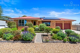 97 Balleroo Crescent, Glenfield Park