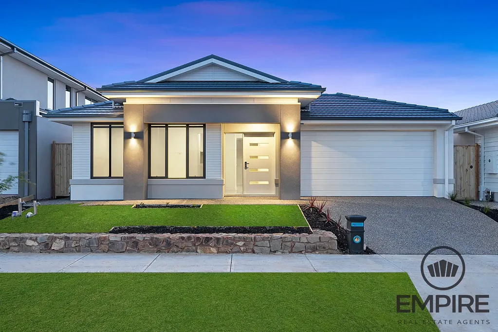 124 Yeungroon Blvd, Clyde North, VIC 3978