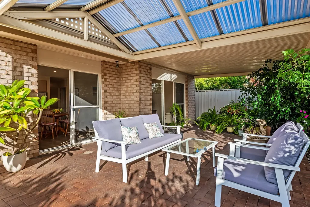 Clovelly Park 3Habitaciones Sunlit Courtyard Living in a Peaceful Clovelly Park Setting.