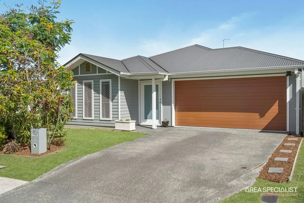 Ormeau 4 Bedroom PARKLAND VIEWS!