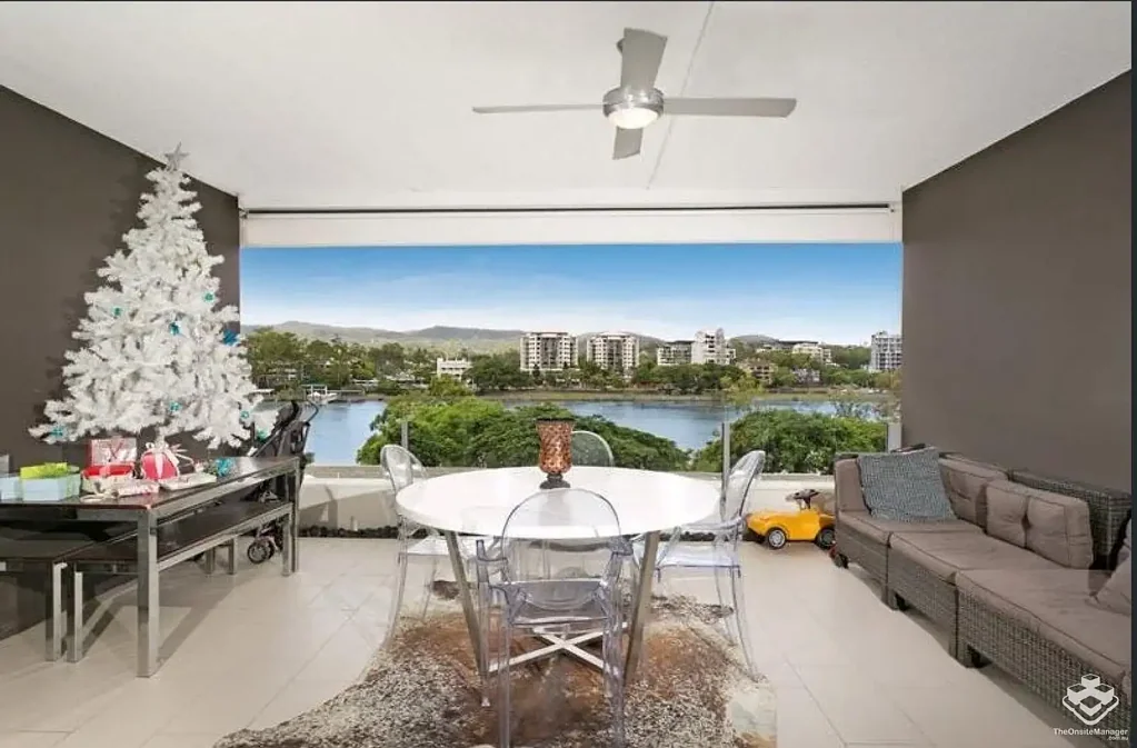 Spacious apartment living in the quiet complex of Flow – West End