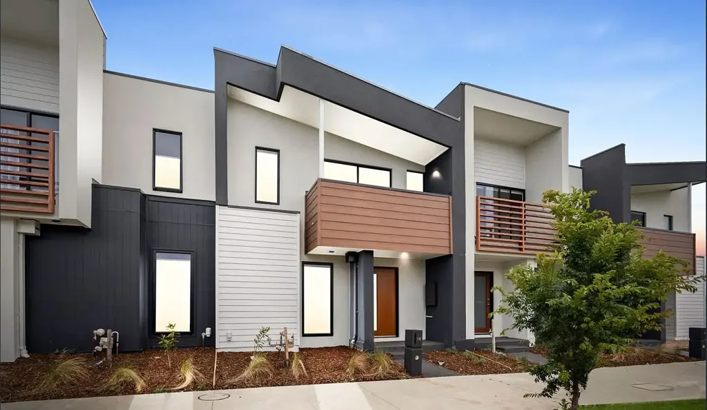 Stylish Town House in the heart of the Modeina Estate