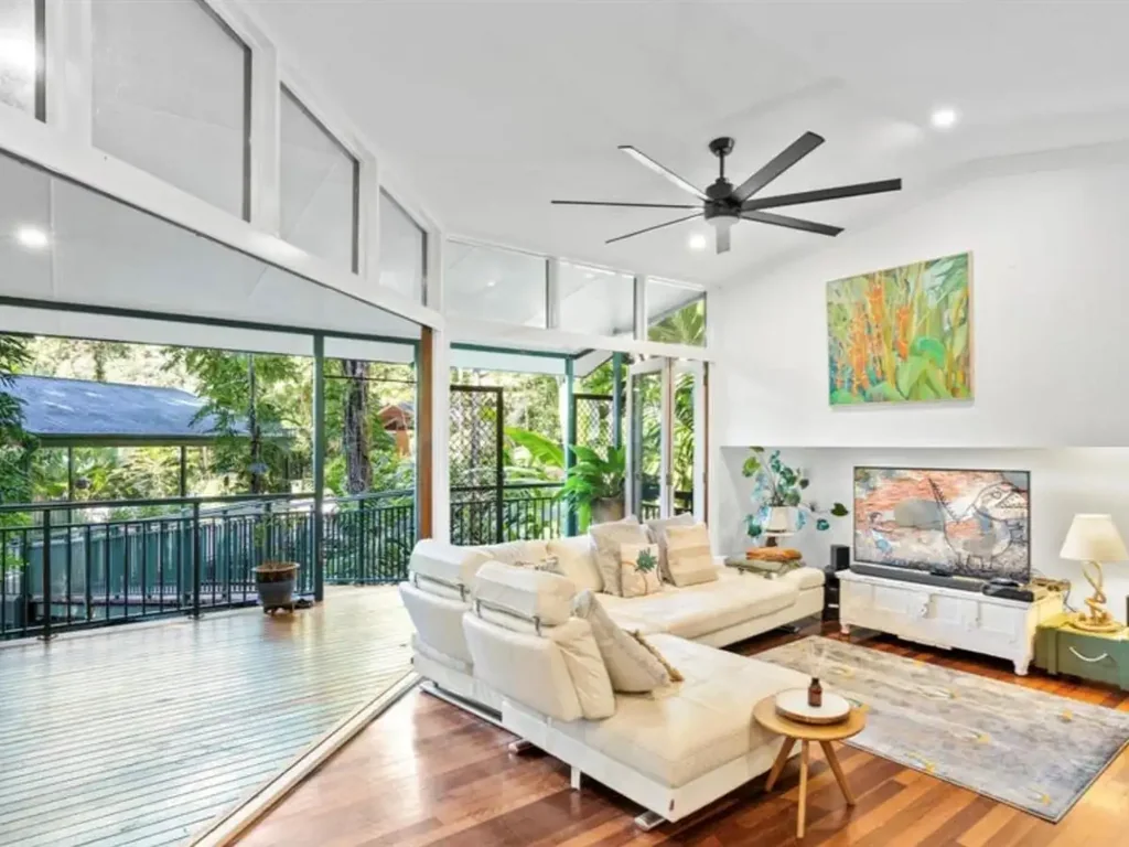 Kamerunga 4 Bedroom Modern Rainforest Living