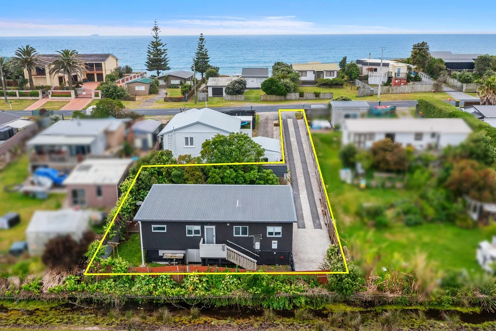 Pukehina 3房  Beach Life Awaits! Only $699,000!