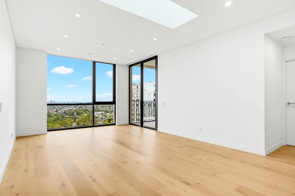 Luxury Penthouse Living with Panoramic City Views in Midtown MacPark