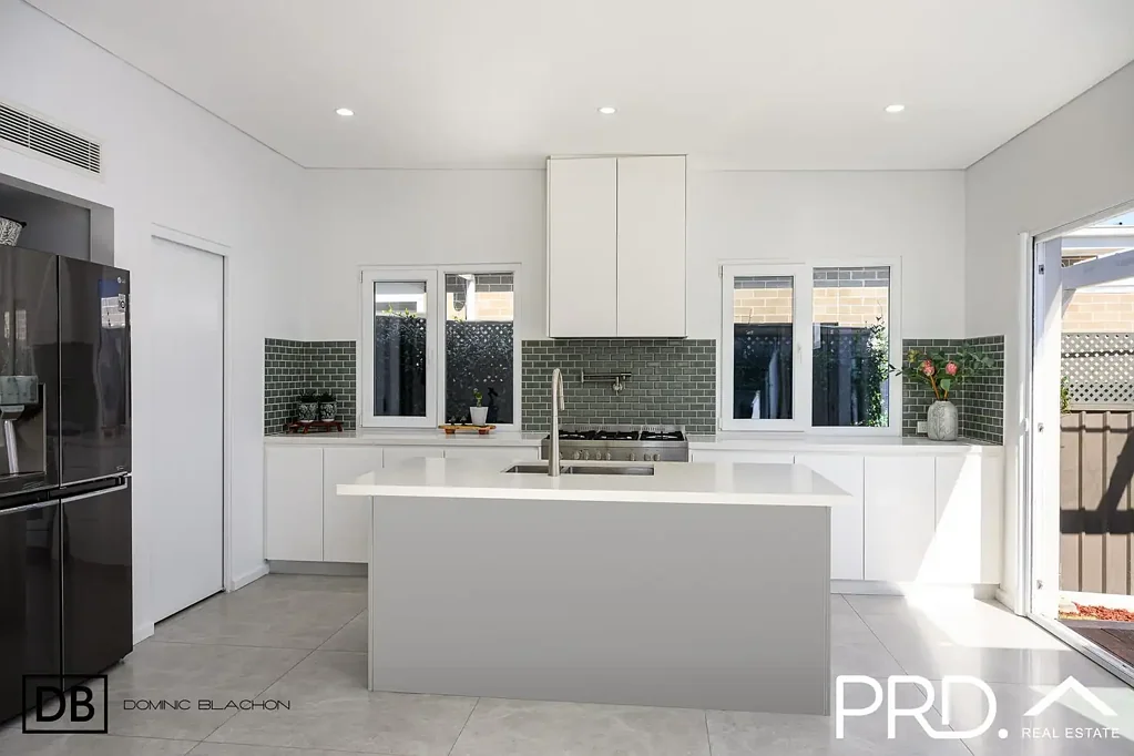 East Hills 5Kwarto Fully Renovated Family Entertainer with Incredible Flexibility & Parking