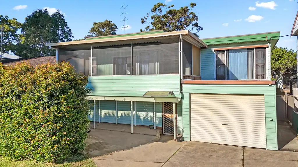 Mannering Park 3 Bedroom A Light-Filled Coastal Home with Space, Style and Flexibility
