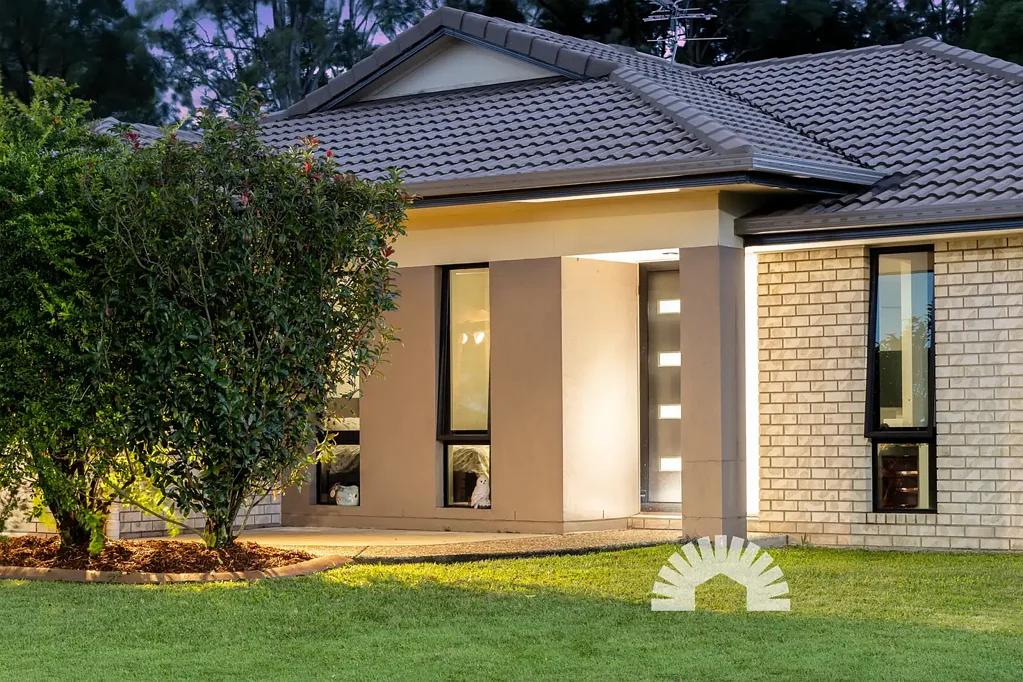 Bellmere 4Zimmer Spacious Family Living with Side Access, Solar & Exceptional Convenience