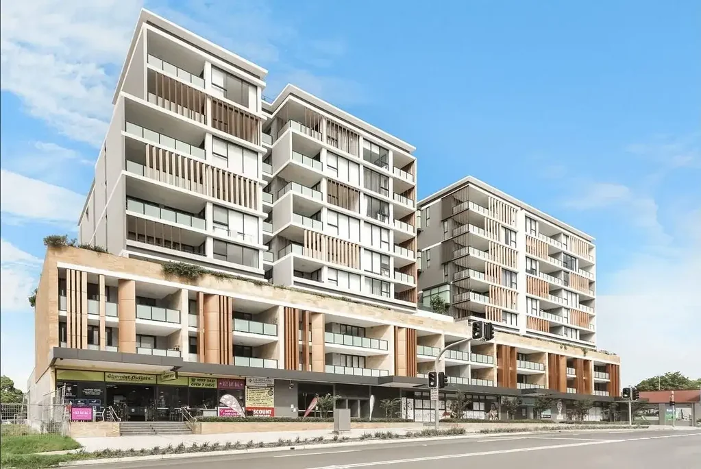 Designer Apartment in Convenient Location