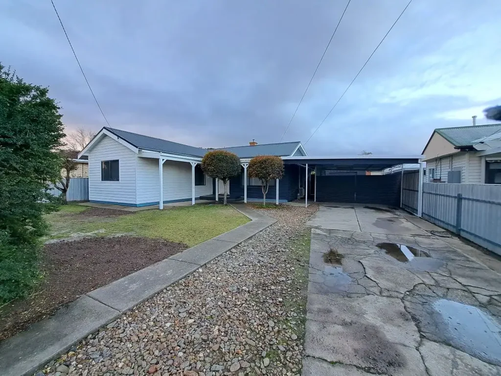 496 McKenzie Street, Lavington, NSW 2641