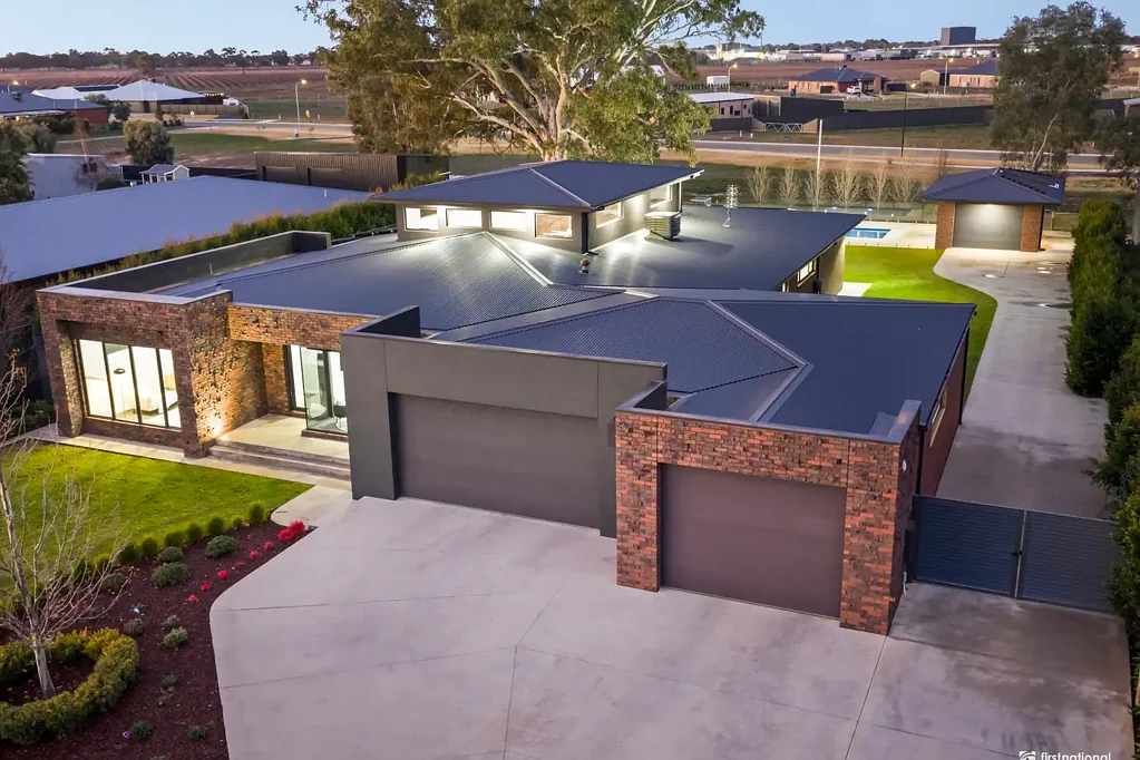 Moama 4ਬੈੱਡਰੂਮ Sophisticated Design. Prestigious Setting. Elite Lifestyle