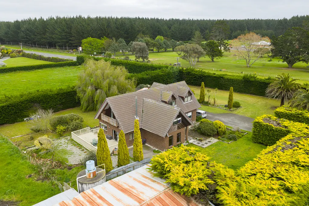 Foxton 5房  Coastal Lifestyle Block Bursting With Potential!