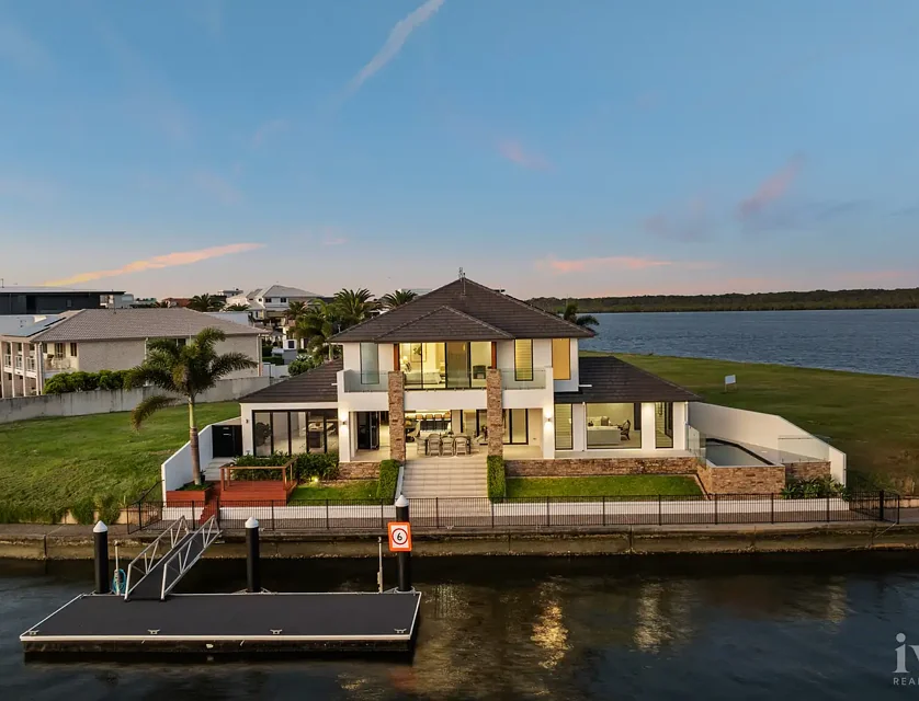 61 Knightsbridge Parade East, Paradise Point, Gold Coast, 5部屋, 4バスルーム, House