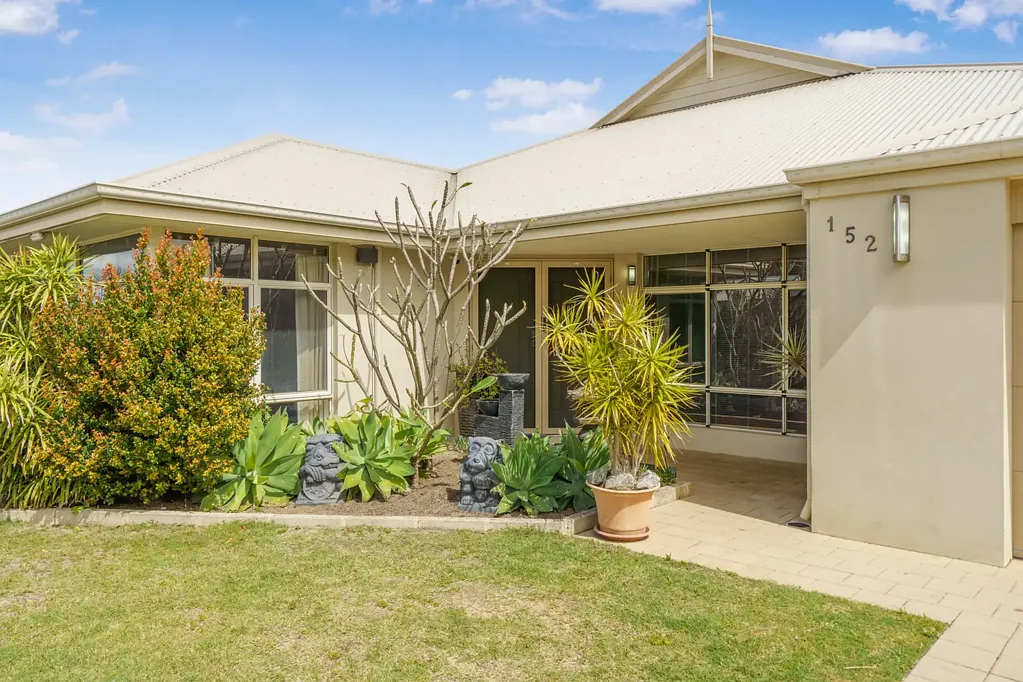 152 Blackadder Rd, Swan View, WA 6056