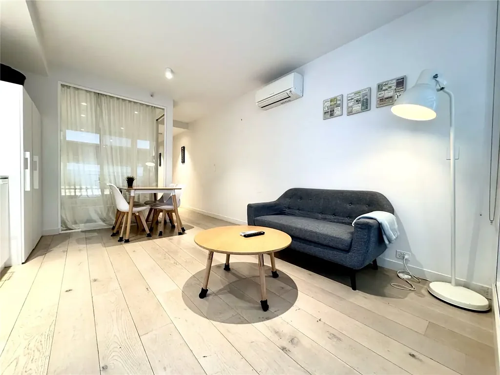 Fully Furnished One-Bedroom Apartment with Premium Resident Facilities