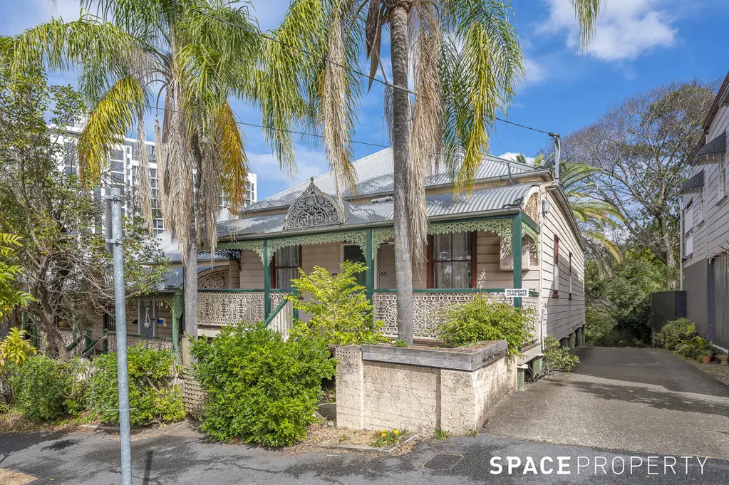 136 - 138 Fortescue Street, Spring Hill, QLD 4000