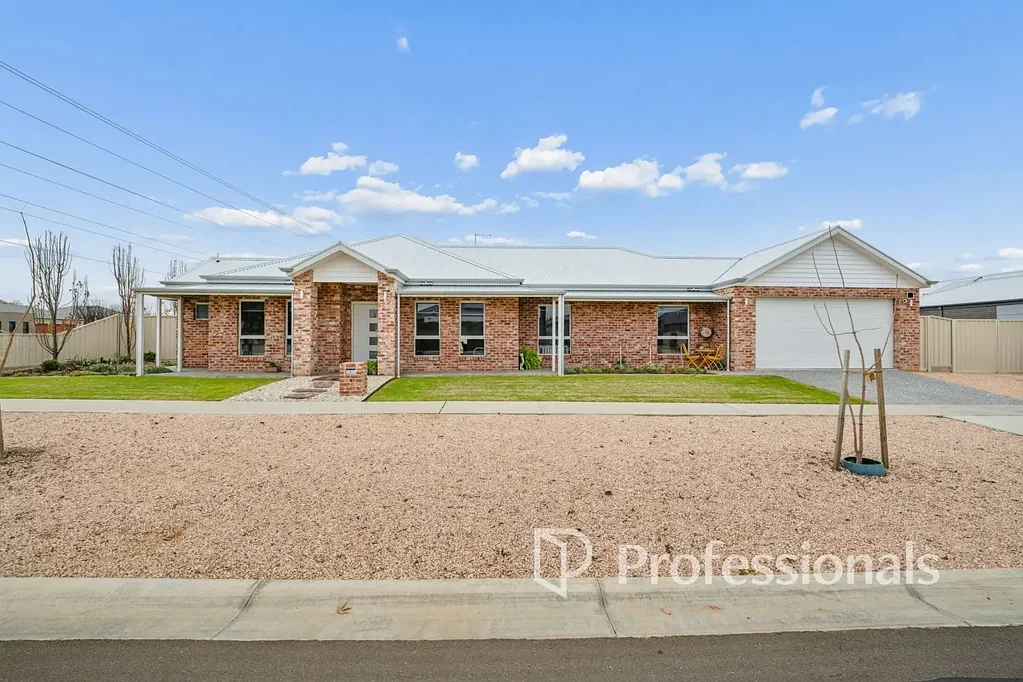 Mildura 4房  Modern Family Living with Great Side Access