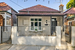 85 Northumberland Avenue, Stanmore