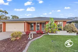 7 Howe Way, Cranbourne East