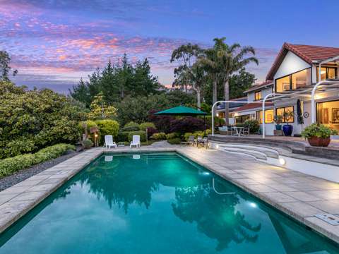 Dairy Flat Expansive lifestyle retreat in a prime location