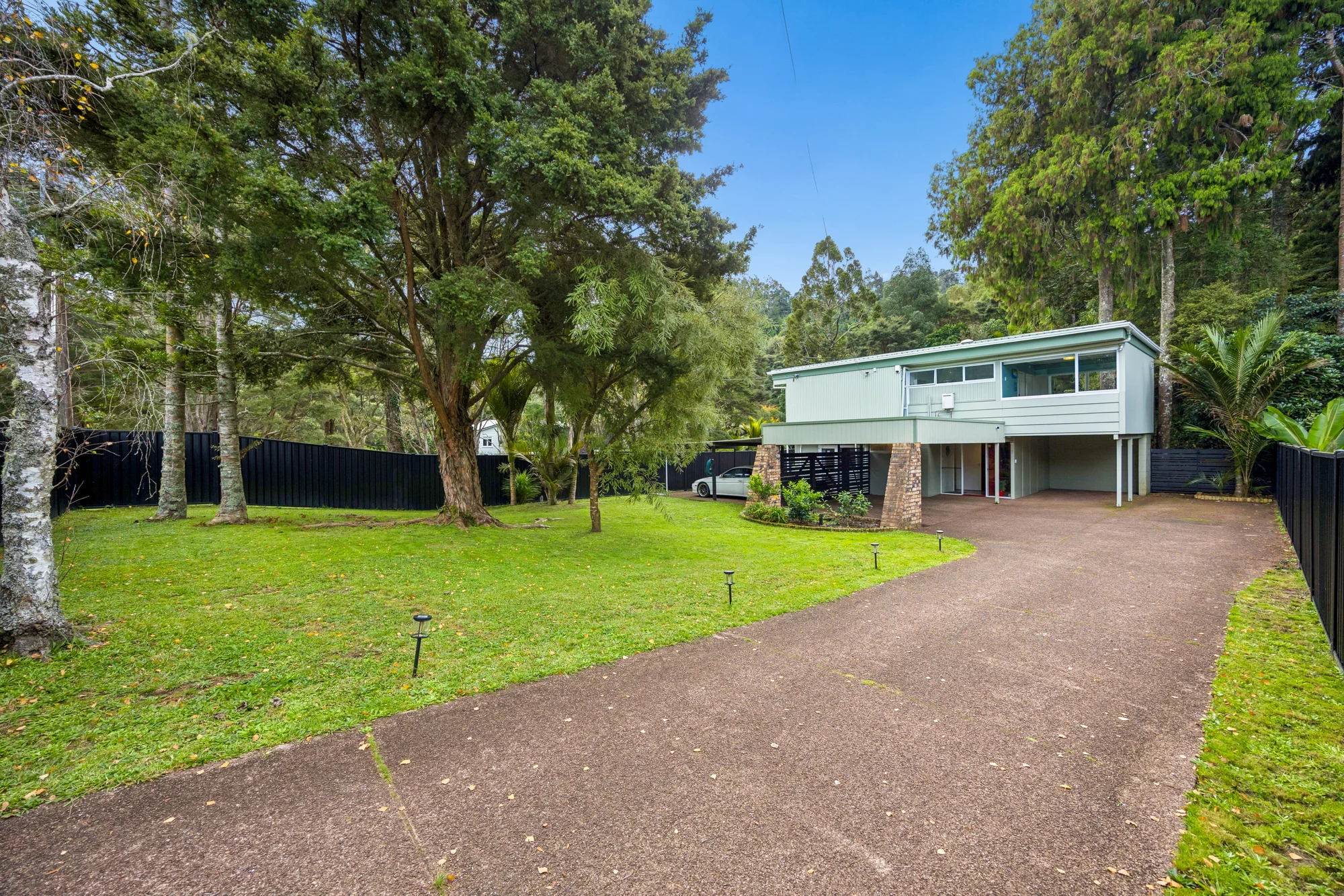 Titirangi 4房  Flat Land. Flexible Living. Family Gold