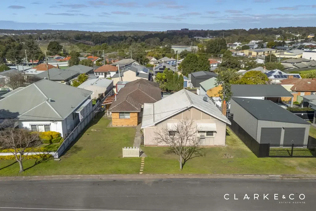 East Maitland 7房  A HIGH YIELD INVESTMENT ON A SUBSTANTIAL LAND HOLDING!
