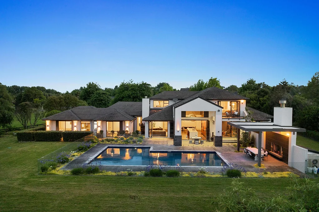 Dairy Flat 4침실 Space, Style & Resort Living with Swimming Pool