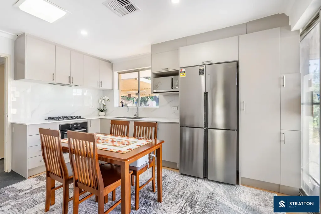 Maddington 3 Bedroom Fully Renovated Spacious 3-Bedroom House on 685sqm Block with R20/30 Zoning and Subdivision Potential!!