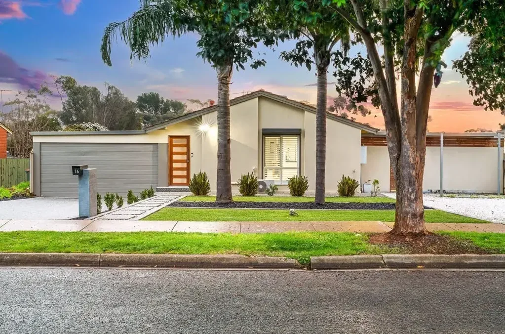 Spacious Family Living with Entertainer's Backyard