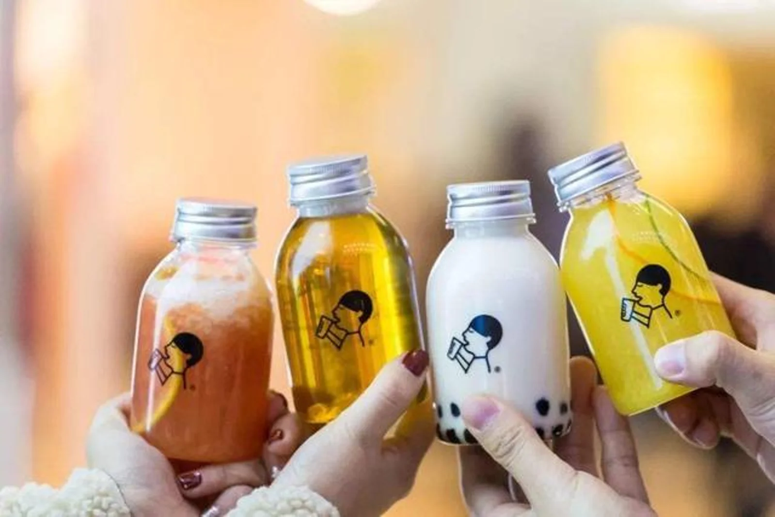 亏损同比扩大83.4%，瑞幸咖啡拿什么单挑星巴克拳打喜奈双茶？