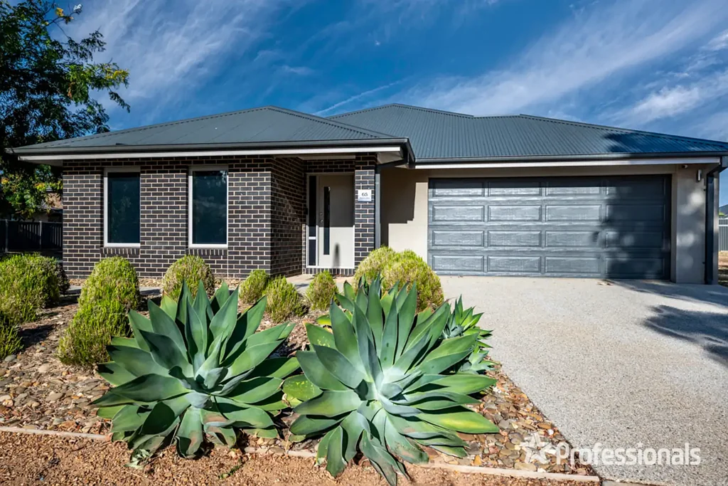 Yarrawonga 3 Bedroom LIFESTYLE LIVING IN SILVERWOODS ESTATE!!