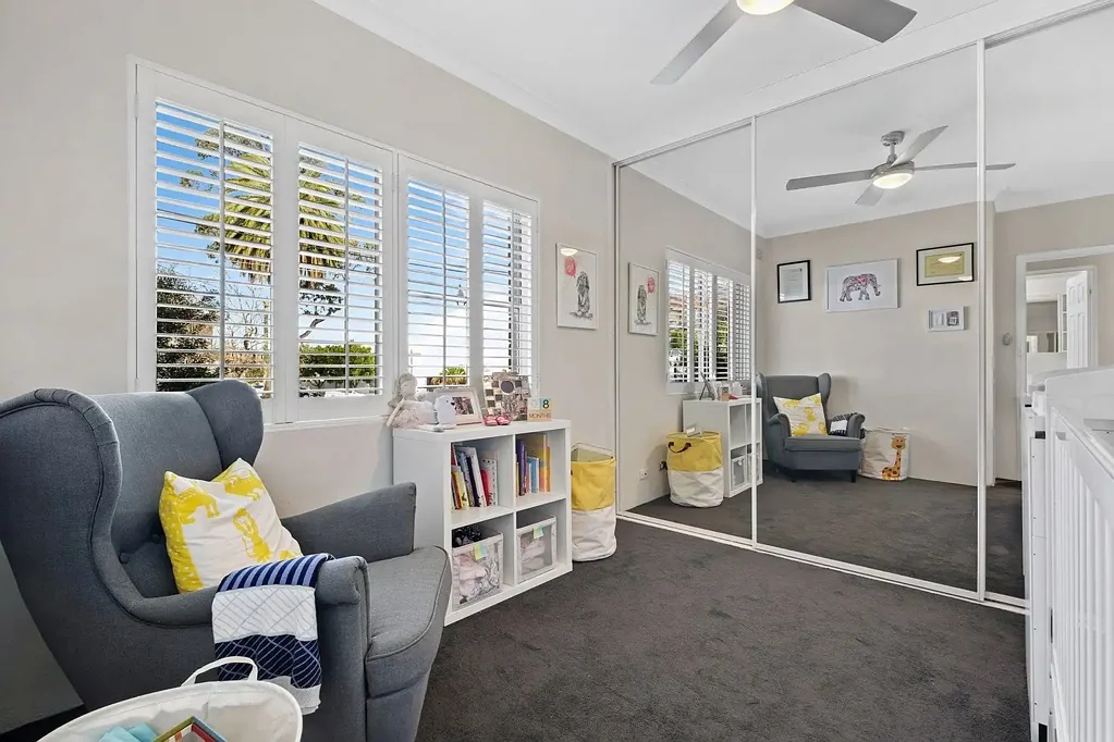 Sunny Boutique Apartment On The Edge Of The Spot, Huge Terrace And Lock-up Garage