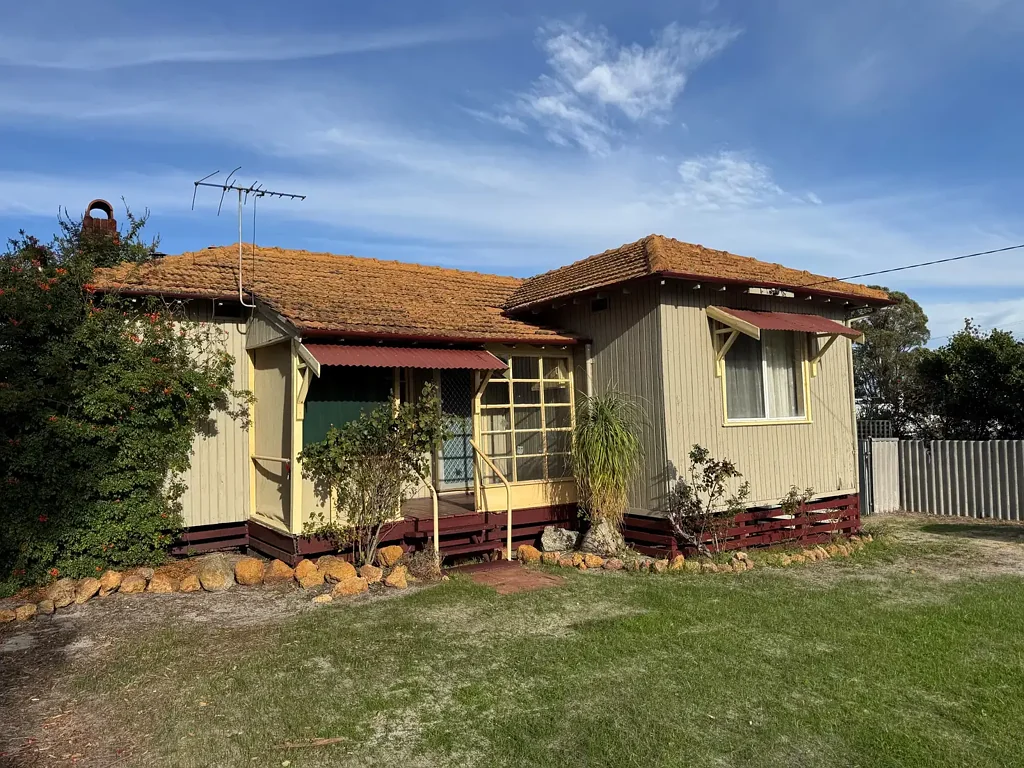 2 Benwell Place, Collie, WA 6225