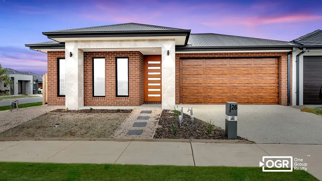 Modern Family Home in Prime Donnybrook Location!